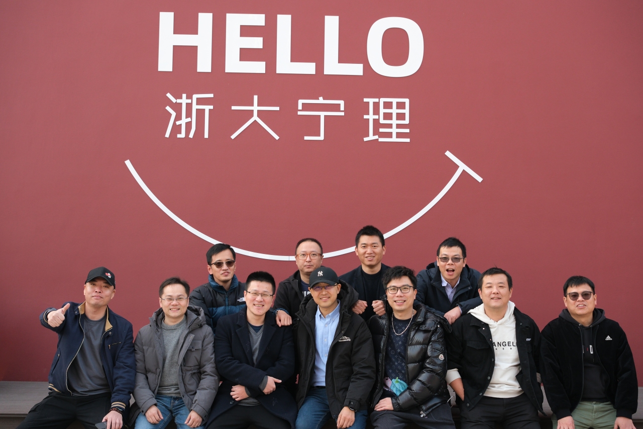 徐金宝2023年于新葡的京集团350vip8888(下排中间).jpg